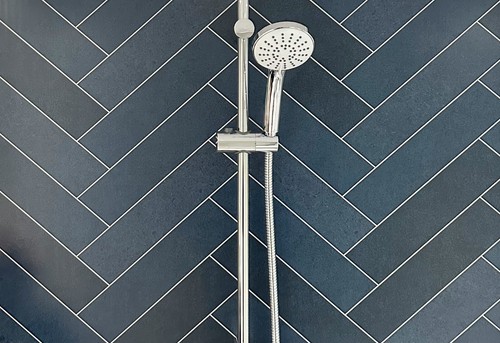 Multi navy chevron tile 1000mm - navy,