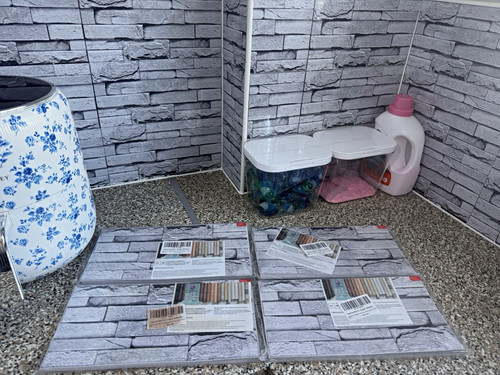 Grey brick effect - grey,